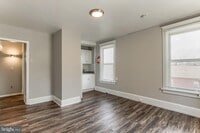 Building Photo - 2108 Walnut St