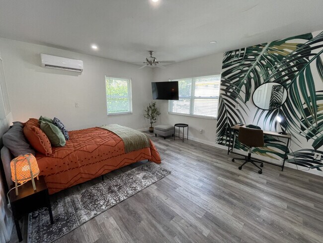 Building Photo - 522 NW 11th Ave