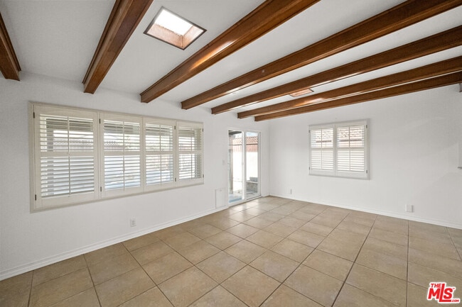 Building Photo - 5227 Etheldo Ave