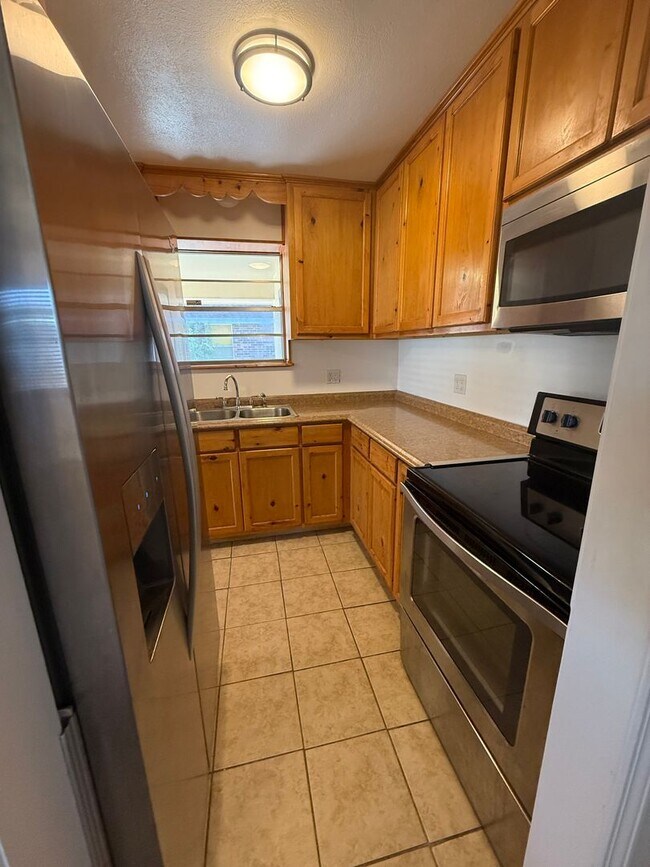 Building Photo - 3BD 1.5BA Single Home in Stevendale Heights Subdivision