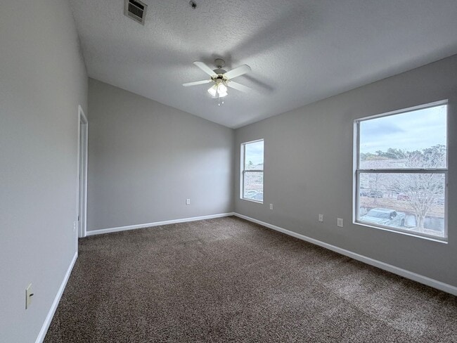 Building Photo - 2/2 Condo  in Merrill Pines Gated Community