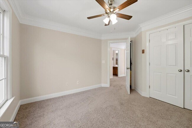 Building Photo - 728 Markhams Dr