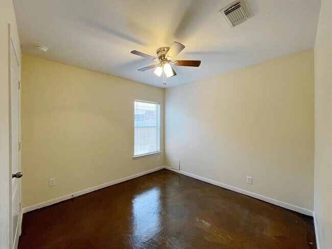 Building Photo - 1618 Eberhart Star Ct