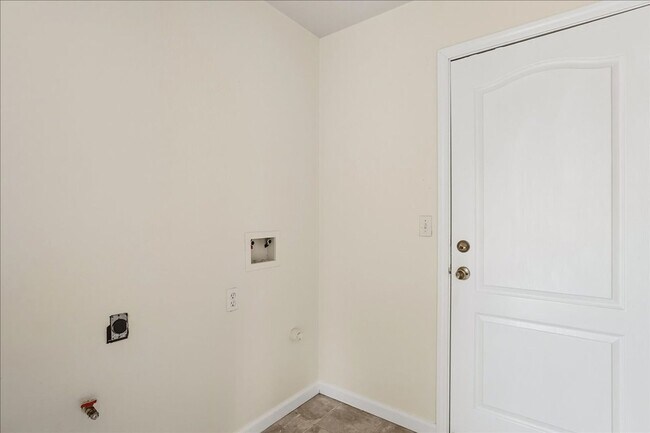 Building Photo - 9074 Piazza Ct