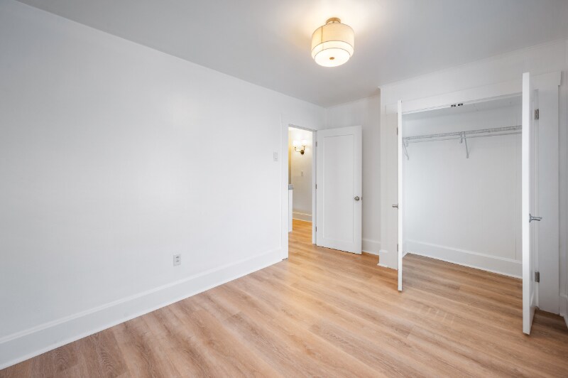 Building Photo - 407 E Clen Moore Blvd