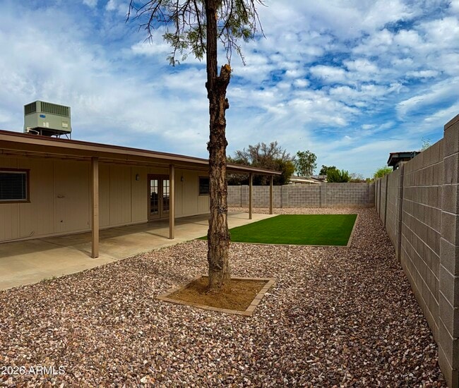 Building Photo - 10021 N 47th Dr