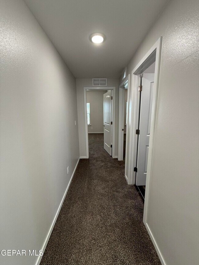 Building Photo - 804 Blingwood