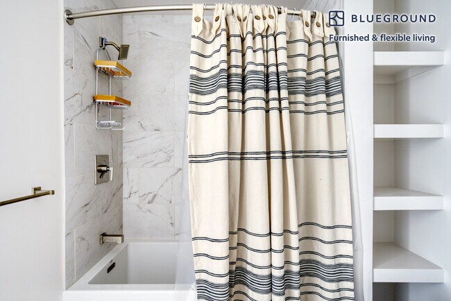 Building Photo - 447 17th St