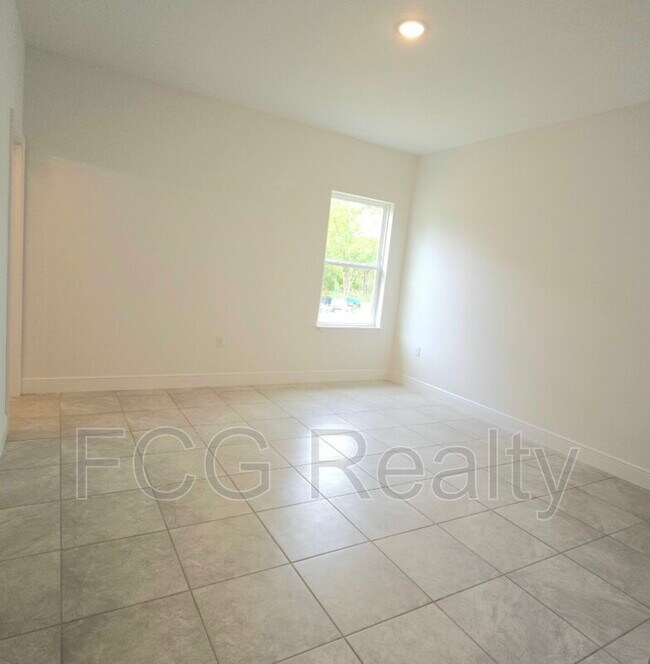 Building Photo - 8719 SW 133rd Ln Rd