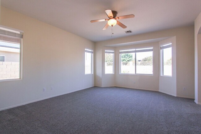 Building Photo - 3 bed 2 bath Pronghorn Ranch Home