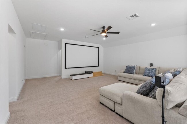 Building Photo - 125 Plainsman Ln