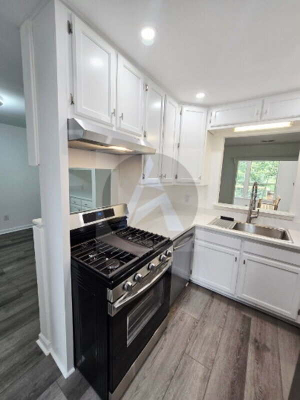 Building Photo - 1041 Kennesborough Rd NW