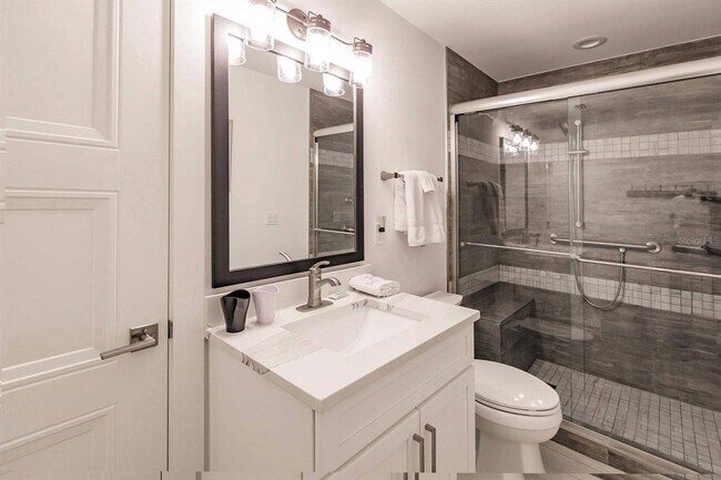 Building Photo - 1125 W Peppertree Dr