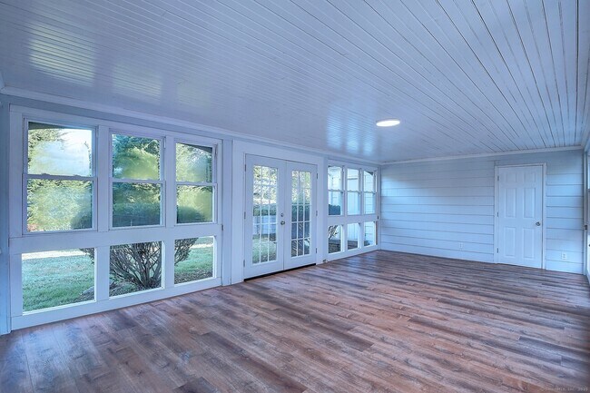 Building Photo - 204 Trout Brook Dr