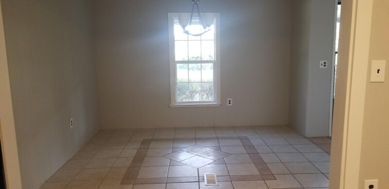 Building Photo - 639 Pummy Rd