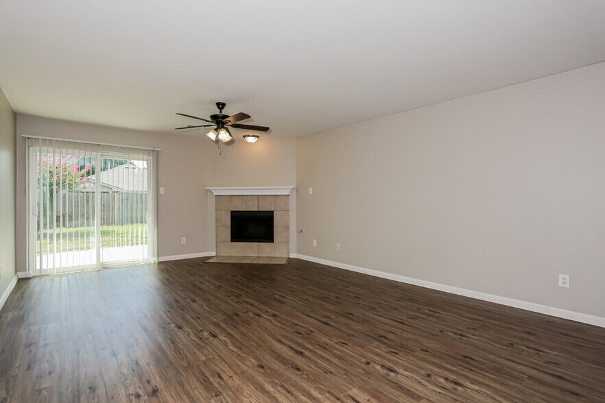 Building Photo - 2847 Park Pl Dr