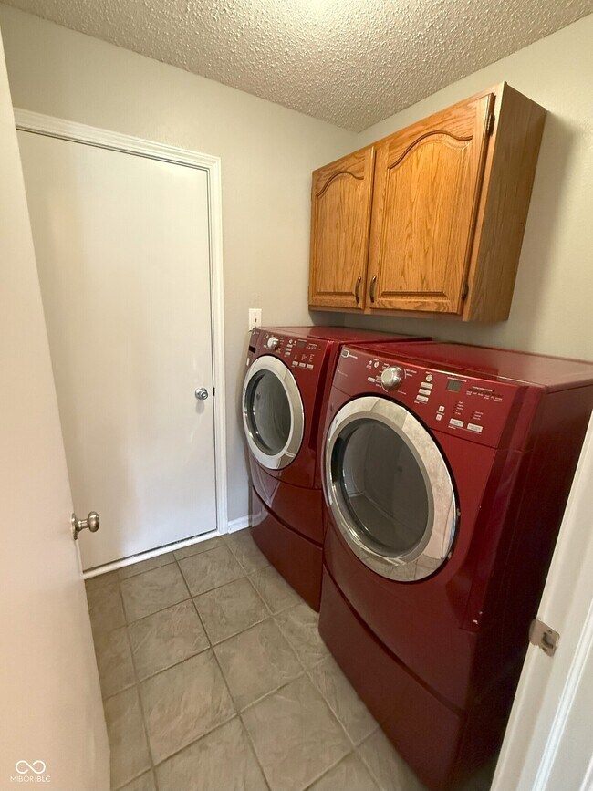 Building Photo - 2069 Fullwood Dr