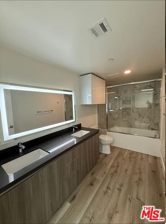 Building Photo - 4806 Sylmar Ave