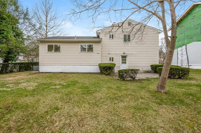 Building Photo - 14 Amherst Rd