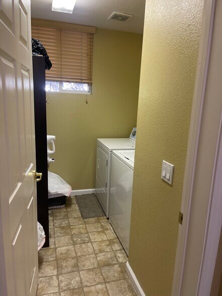 Building Photo - 1295 Esplanade Dr
