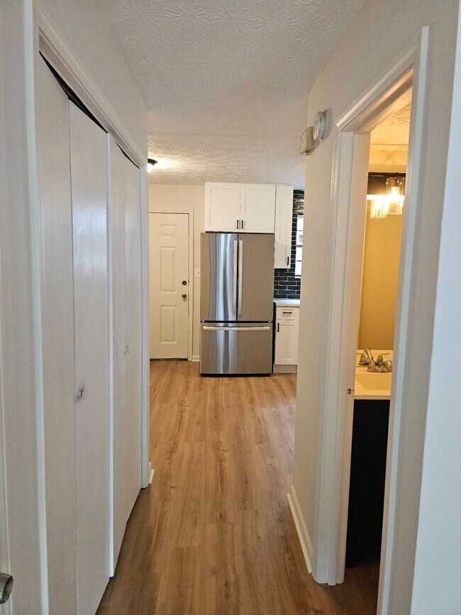 Building Photo - 490 S Jeff Davis Dr