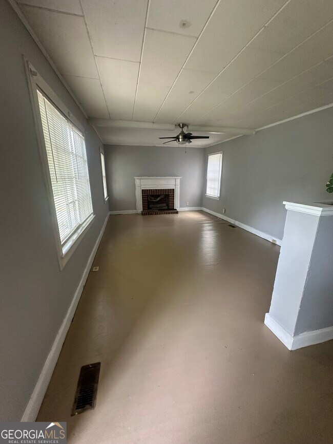 Building Photo - 4370 Mikado Ave