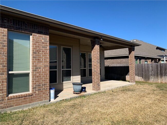 Building Photo - 2527 Portland Ave