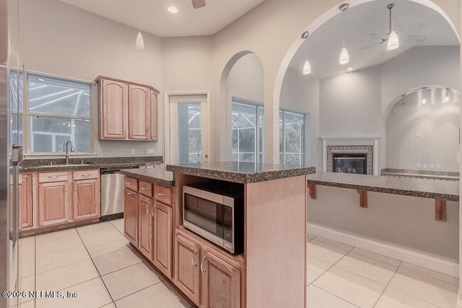 Building Photo - 5466 River Trail Rd N