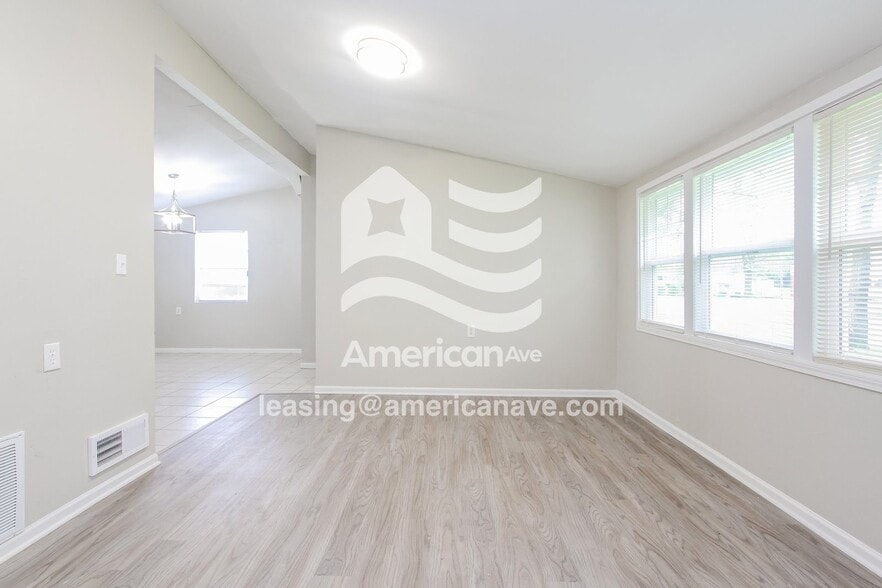 Building Photo - 2968 Wallace Ave