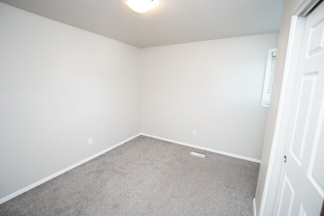 Building Photo - 698 Berwick Dr