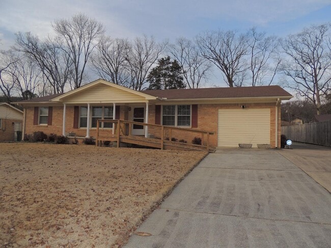 Building Photo - 2316 Rodgers Dr NE
