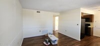 Building Photo - 3212 Springfield Dr