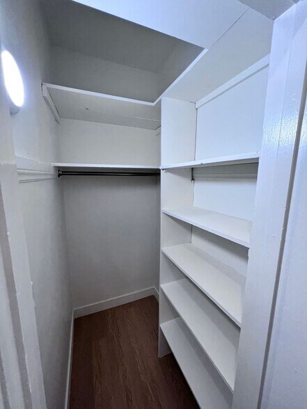 Building Photo - 559 Normandie Ave