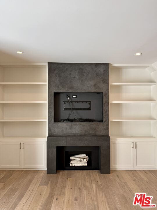 Building Photo - 853 Larrabee St