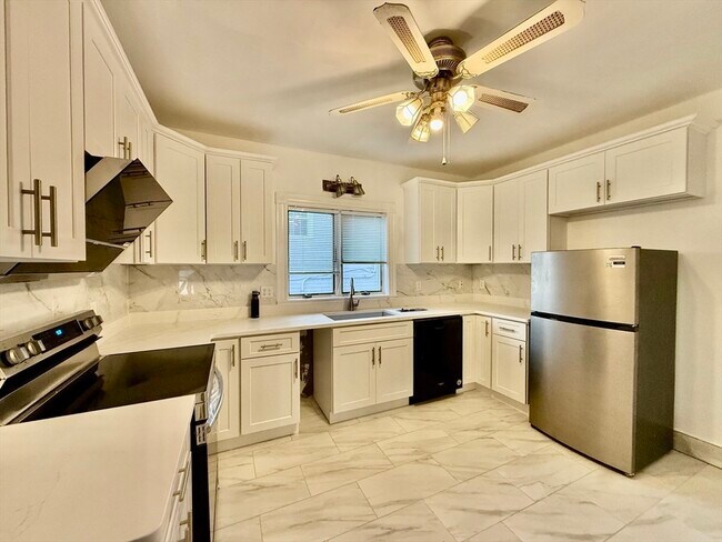 Building Photo - 186 Arlington St