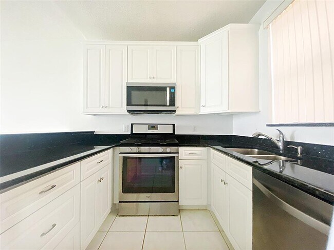 Building Photo - 403 Laurel Cove Way