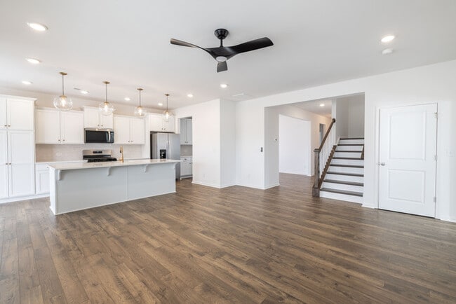 Building Photo - NEW 4BD/3BTH HOUSE- STONEBRIDGE FAIRWAYS COMMUNITY