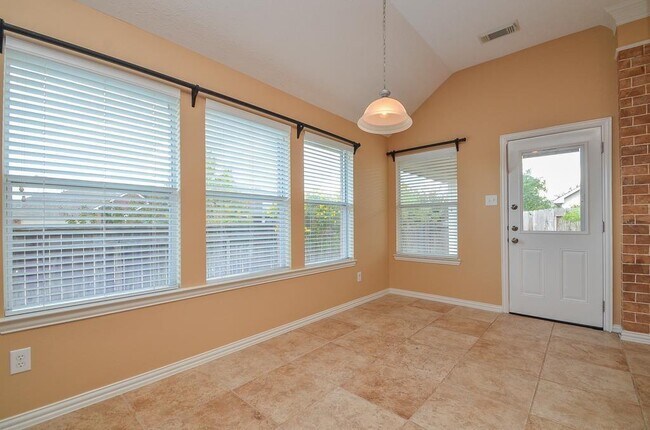 Building Photo - 7114 Cornflower Ln