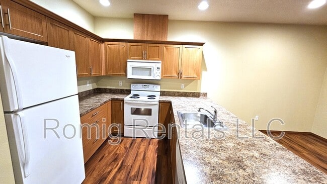 Building Photo - 3612 NE 81st Cir