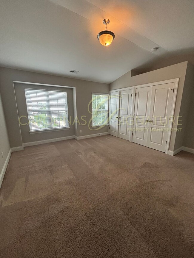 Building Photo - 3BR/2.5BA Townhouse in Settlers Landing; E...