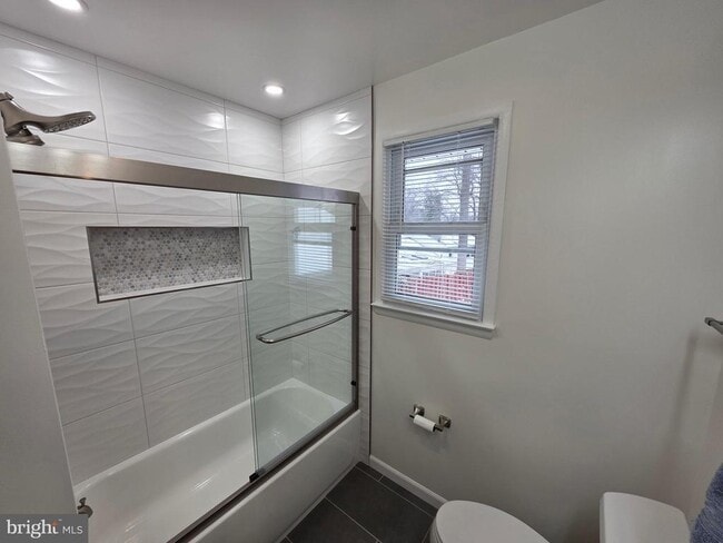 Building Photo - 8140 Drayton Ln