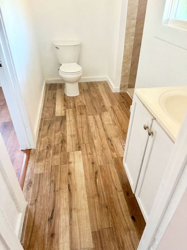 Building Photo - 732-738 Gaviota LB