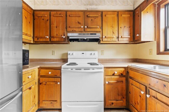 Building Photo - 6009 Dalton Rd