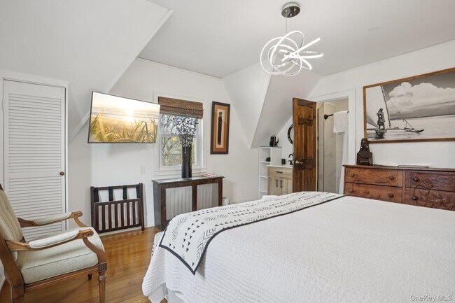 Building Photo - 375 Hawthorne Terrace