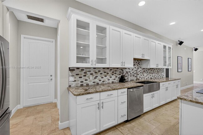 Building Photo - 18369 Mellen Ln