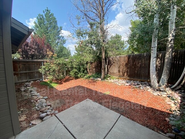 Building Photo - 5324 E Boulder Run Dr