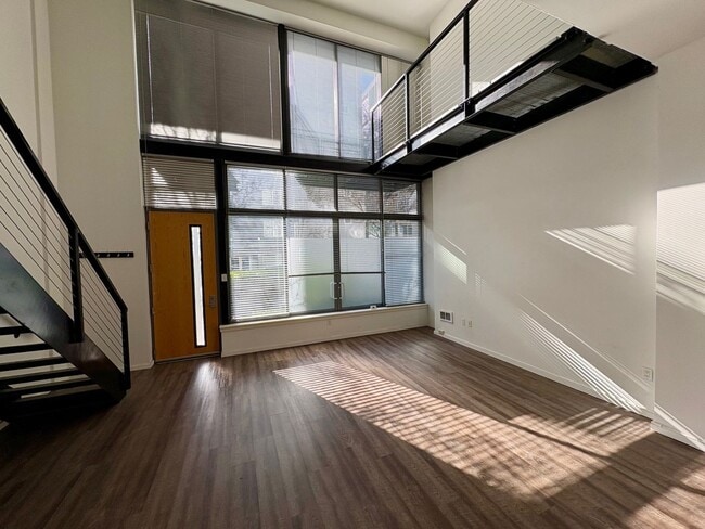 Building Photo - The Parc Condominiums ~ Belltown