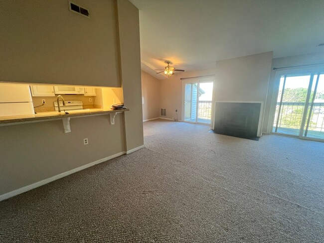 Building Photo - Lovely 2 BR/2 BA Condo in Glen Burnie!