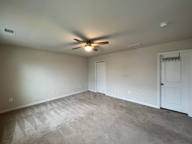 Building Photo - 216 Salida Trl