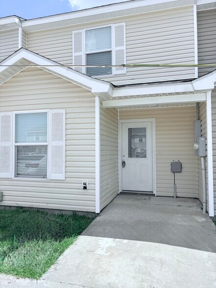 Building Photo - 1608 Dehart